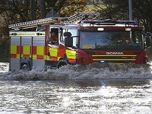 İngiltere'yi sel vurdu