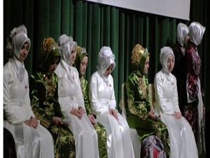 Bayan hafızlar taç giydi