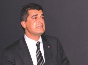 Öğretmenlere de başörtüsü serbest olsun