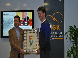 Dijital medya ile bilgi demokratikleşiyor