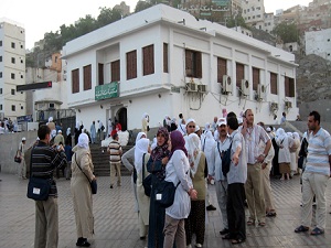 Hz. Muhammed (asm)'in evi ziyaretçi akınına uğruyor