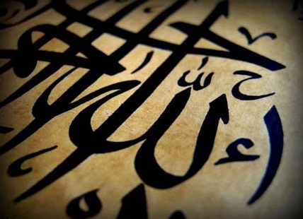 Refah içindeki şımarık elebaşlara emrederiz