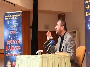 İstanbul'da Ebû Eyyüb el-Ensarî, İzmir'de Mus'ab