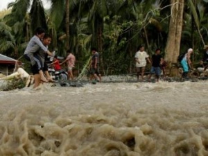 Filipinler'de 500 ölü 400 kayıp var