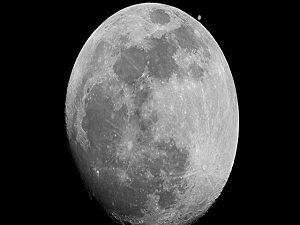 Ay'a Turist Aranıyor