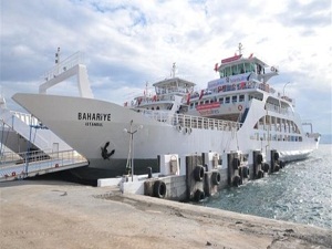 Fırtına yüzünden feribot seferleri iptal edildi