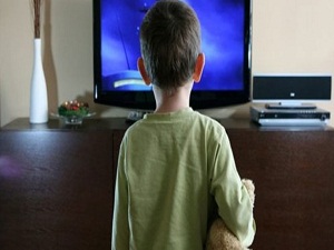 Dikkat! TV çocuklarda konuşmayı geciktiriyor