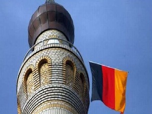 İslam ve Müslüman kelimeleri terörle anılmasın