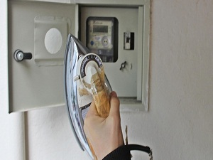 Kaçak Elektrikle Mücadelede "Ütü"lü Yöntem