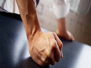 'Aile içi iletişimsizlik gençlerde öfke patlamasına yol açıyor'