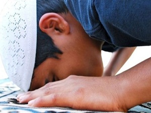 'Okullara mescit açılsın' başvurusu