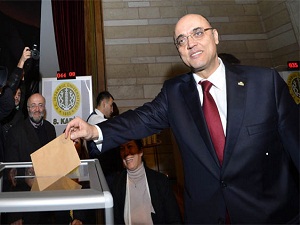Rektörlük seçiminde Söylet birinci
