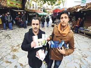 Şirince’de Risale-i Nur  Dağıttılar