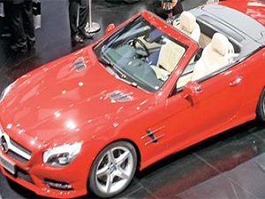 Araç alırken kaportaya bakıyoruz