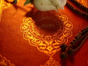 Gerçekleri Kur'an'da değişik biçimlerde açıkladık