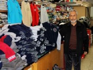 Serbest kıyafet uygulaması esnafı krize soktu