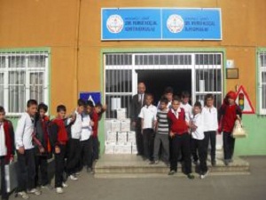 Belediye Okullara Yardım Ediyor