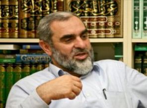 'Topla tüfekle değil spikerle işgal ediyorlar'