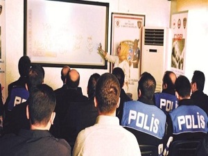 Siirt polisine Kürtçe ve Arapça kursu