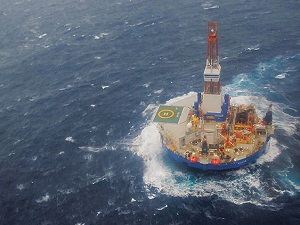 Alaska’da petrol platformu karaya oturdu