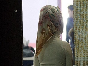 Başörtüsü yasağı İngiltere'de mahkemelik oldu