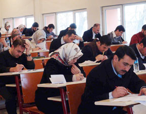 Başörtülü öğretmeni sınavdan çıkardılar