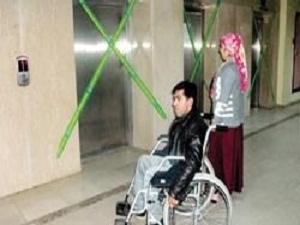 15 asansörü bozuk hastane
