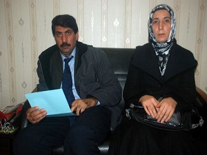 Başörtüyü istemeyen işgüzar hocaya suç duyurusu