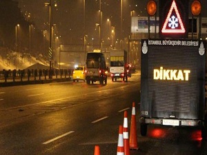 Sürücüler seyyar levhalarla uyarıldı