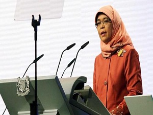 Singapur meclisine başörtülü başkan seçildi