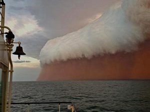 Okyanusun ortasında kumdan duvar!