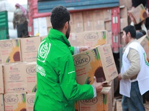 İHH ve Human Appeal Suriye'de yardım malzemesi dağıttı