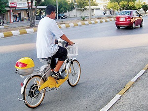 İstanbul trafiğine çözüm için elektrikli bisiklet önerdi