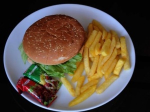 At ve domuz etini karıştırıp marketlerde sattılar