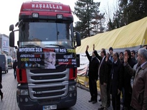 Suriye'ye 20 tırlık yardım