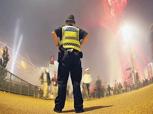 İngiliz polisi sokakta kaldı