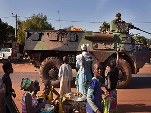 ‘Mali’ye var da, Suriye’ye neden yok?’