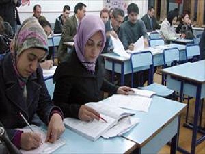 Tarihini merak eden Osmanlıca öğreniyor