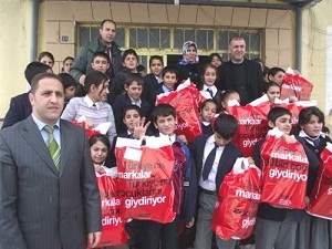 Bulanık'ta Bin 300 Öğrenciye Giyim Yardımı
