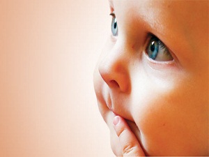 Çocuklarla doğdukları andan itibaren konuşun