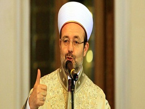 Görmez, camilerde seccade tipi halıları istemiyor