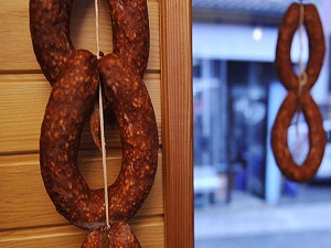 Sucuğa süt katılıyor, protein oranı aşağı çekilmeli