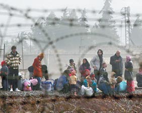 Kalacak yer bulamayan Suriyeliler tarlalarda yatıyor