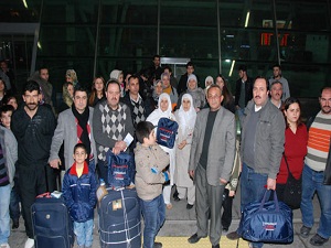 Umre'ye gidecek 92 kişi şirket vize yaptırmayınca havaalanında kaldı