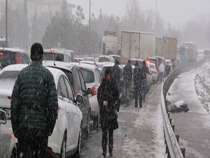 Kış mevsiminde güvenli sürüş tiyoları