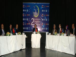 İslamofobiye karşı gerçek İslam ve Kur’an anlatılmalı