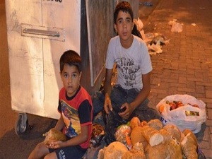 İsraf ettiğimiz ekmekle Somali'nin yarısı doyar!