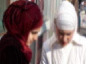 Her yıl 5 bin İngiliz kadın İslamı seçiyor