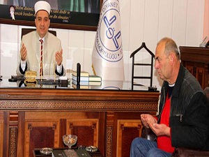 Halkın misafirperverliğinden etkilendi, Müslüman oldu