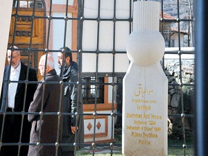 İskilipli Atıf Hoca, kabri başında dualarla anıldı